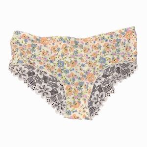 🆕LACE CHEEKY PANTIES